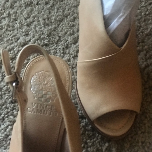 Vince Camuto high heels - Picture 3 of 4